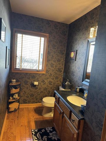 511 Small Farm ROAD, Mukwonago, WI 53149