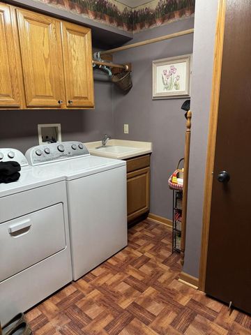 511 Small Farm ROAD, Mukwonago, WI 53149