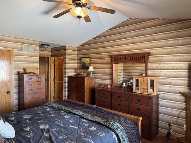 511 Small Farm ROAD, Mukwonago, WI 53149