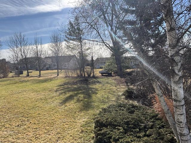 511 Small Farm ROAD, Mukwonago, WI 53149