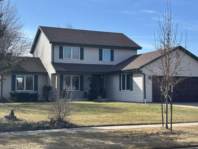 511 Small Farm ROAD, Mukwonago, WI 53149