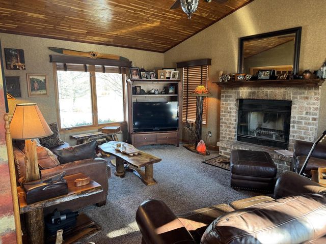 511 Small Farm ROAD, Mukwonago, WI 53149