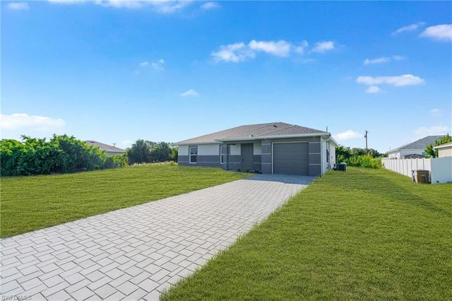 180 Peerless ST, Lehigh Acres, FL 33974