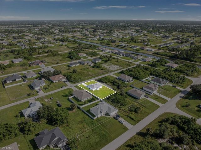 180 Peerless ST, Lehigh Acres, FL 33974