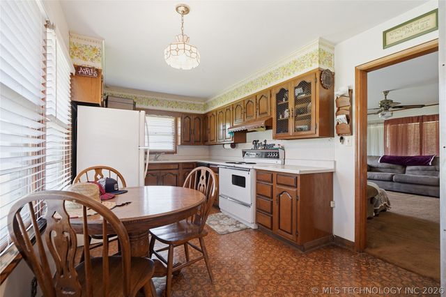1201 W 46th Street, Tulsa, OK 74107