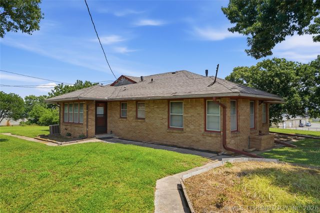 1201 W 46th Street, Tulsa, OK 74107