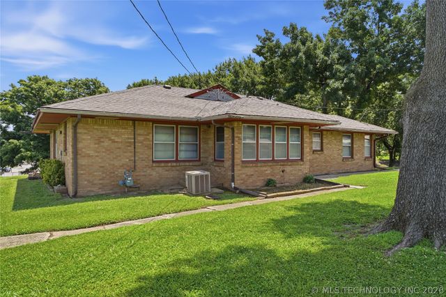 1201 W 46th Street, Tulsa, OK 74107