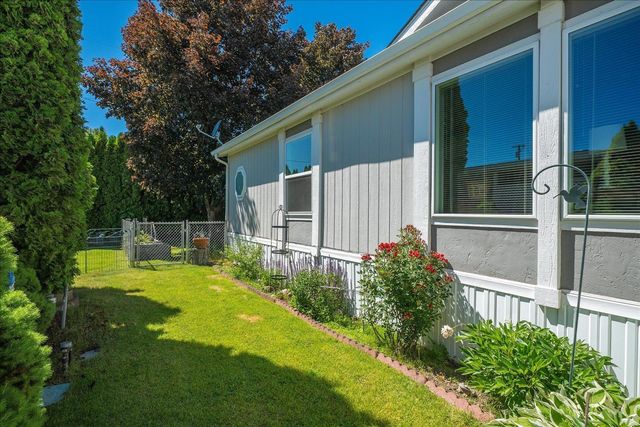 208 S Blueberry Pl, Spokane Valley, WA 99016
