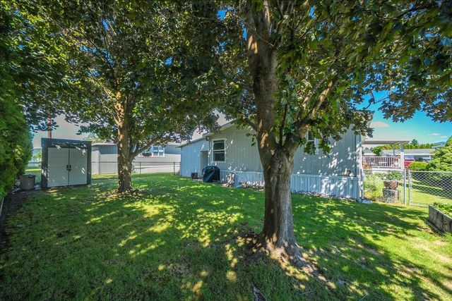 208 S Blueberry Pl, Spokane Valley, WA 99016