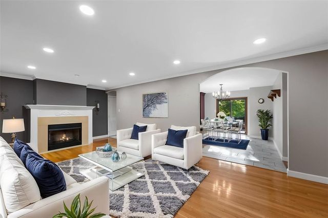 5812 Birch Hollow Drive, Oakville, MO 63129