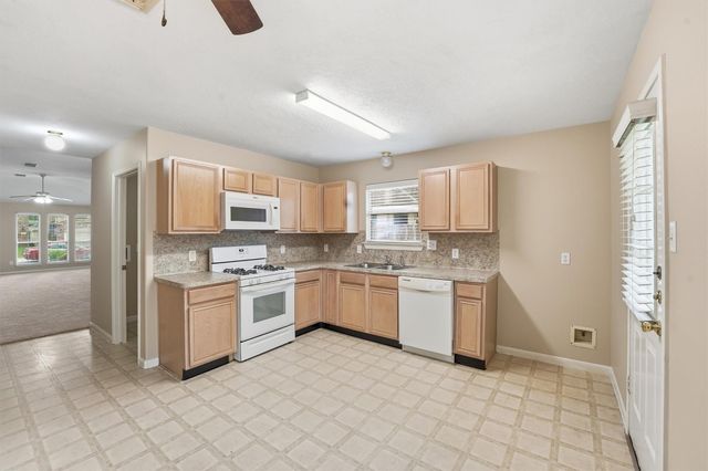 21543 Forest Colony, Porter, TX 77365