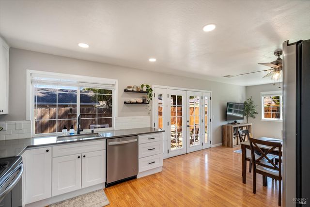 1526 Bruce Ct, Santa Rosa, CA 95401