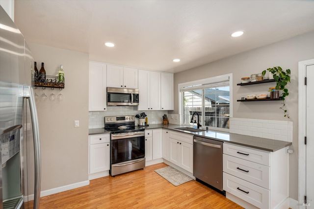 1526 Bruce Ct, Santa Rosa, CA 95401