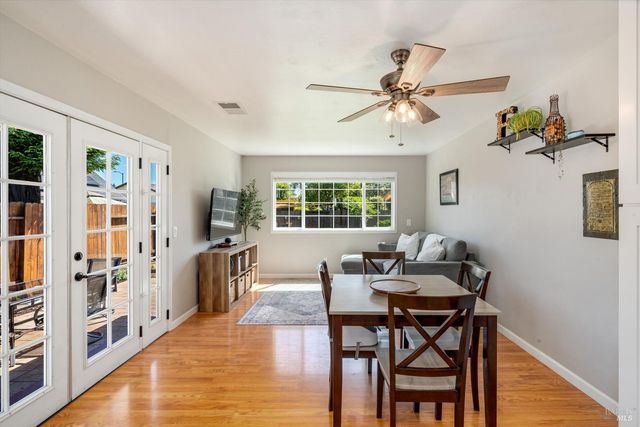 1526 Bruce Ct, Santa Rosa, CA 95401