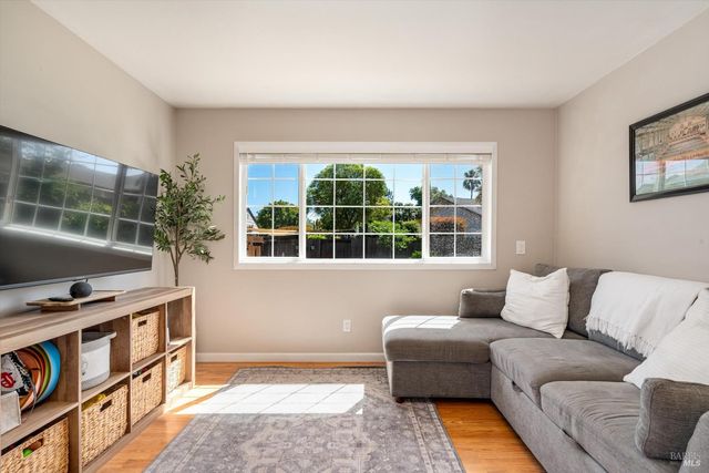 1526 Bruce Ct, Santa Rosa, CA 95401