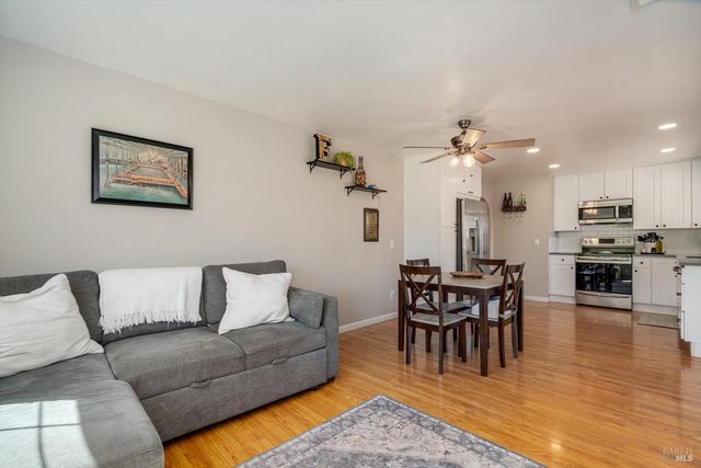 1526 Bruce Ct, Santa Rosa, CA 95401