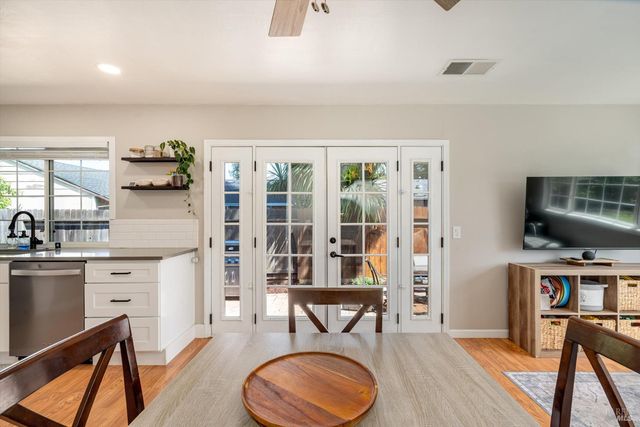 1526 Bruce Ct, Santa Rosa, CA 95401