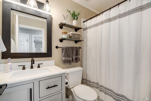 1526 Bruce Ct, Santa Rosa, CA 95401