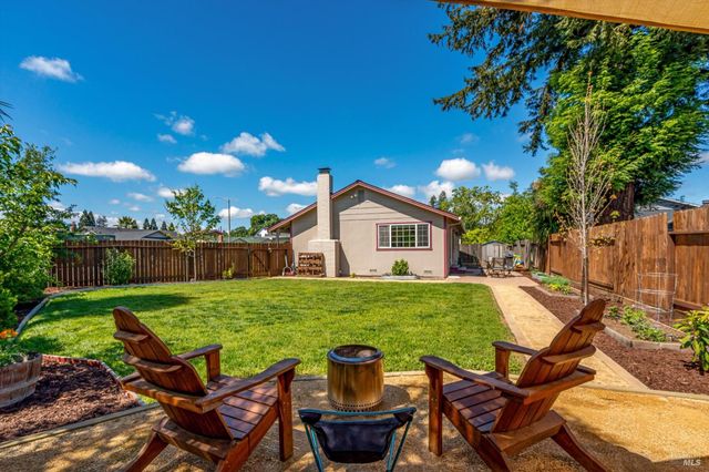 1526 Bruce Ct, Santa Rosa, CA 95401