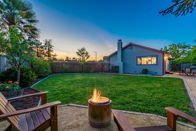 1526 Bruce Ct, Santa Rosa, CA 95401