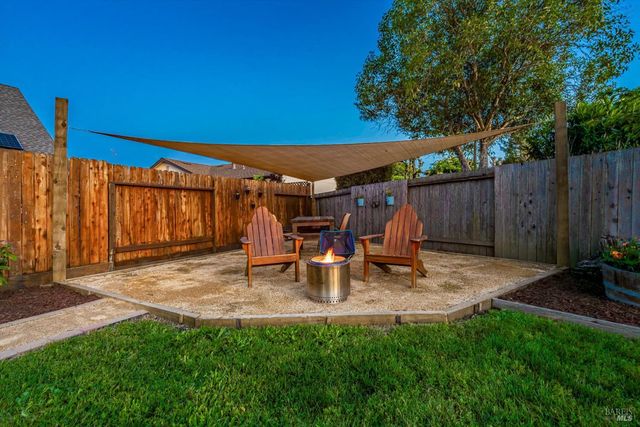 1526 Bruce Ct, Santa Rosa, CA 95401