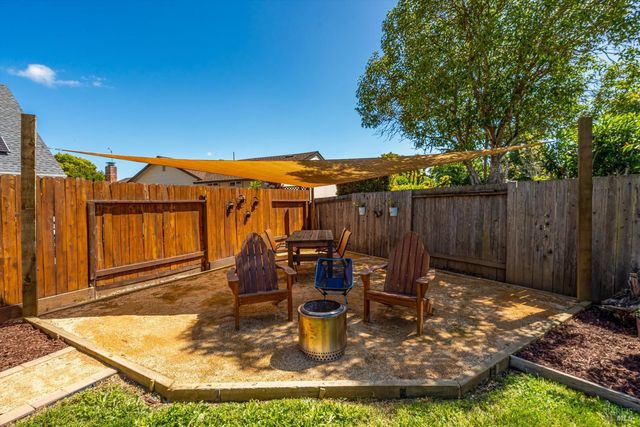 1526 Bruce Ct, Santa Rosa, CA 95401