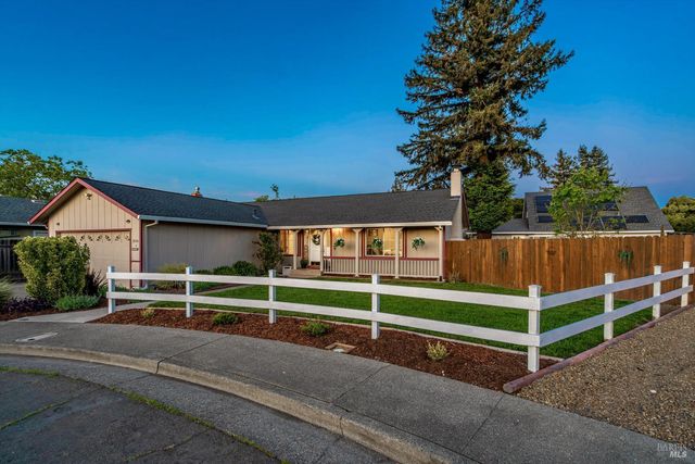 1526 Bruce Ct, Santa Rosa, CA 95401