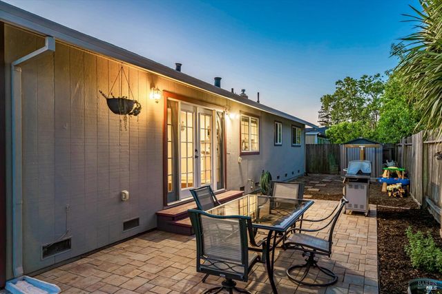 1526 Bruce Ct, Santa Rosa, CA 95401