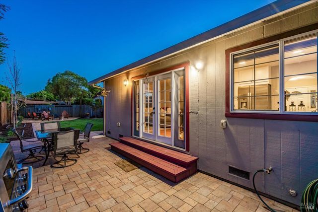 1526 Bruce Ct, Santa Rosa, CA 95401