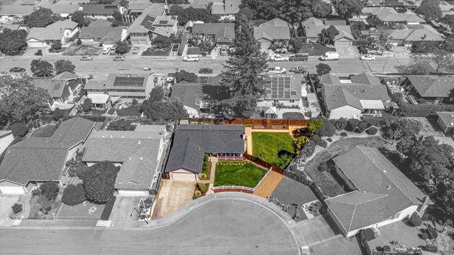 1526 Bruce Ct, Santa Rosa, CA 95401