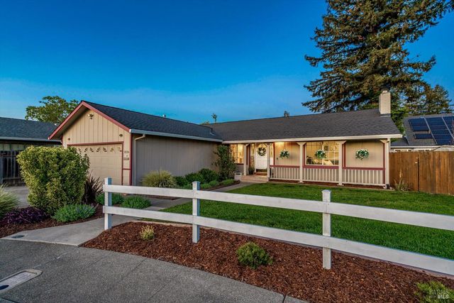 1526 Bruce Ct, Santa Rosa, CA 95401