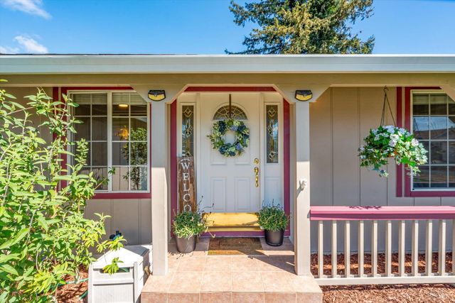 1526 Bruce Ct, Santa Rosa, CA 95401