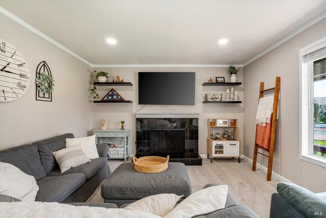 1526 Bruce Ct, Santa Rosa, CA 95401