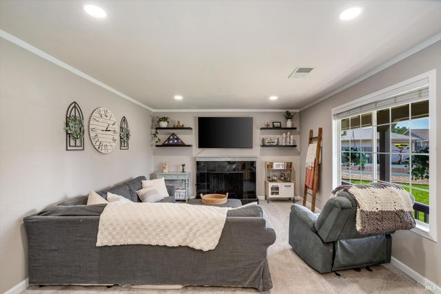 1526 Bruce Ct, Santa Rosa, CA 95401