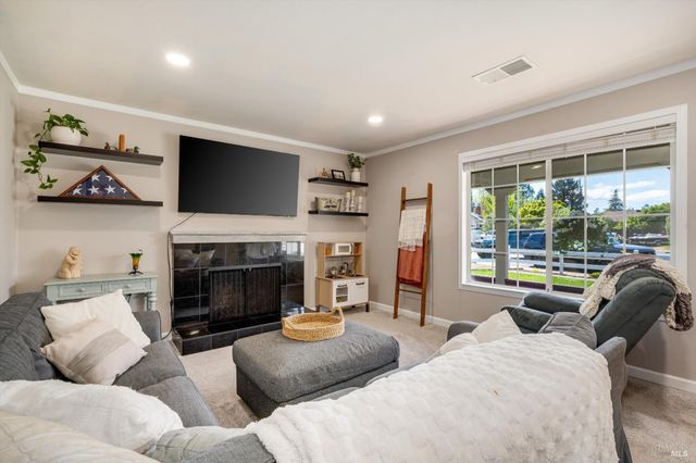 1526 Bruce Ct, Santa Rosa, CA 95401