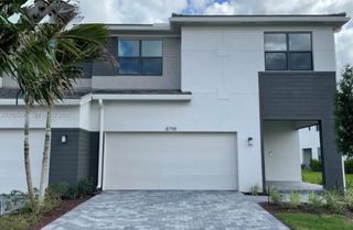 8798 Antarus Dr, Lake Worth, FL 33467