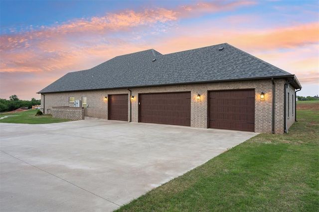 3716 Prairie Creek Drive, Tuttle, OK 73089