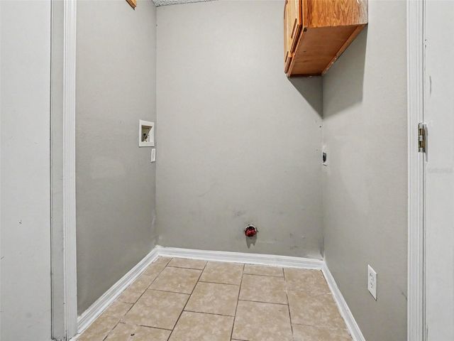 881 VANDERBILT DR, Eustis, FL 32726
