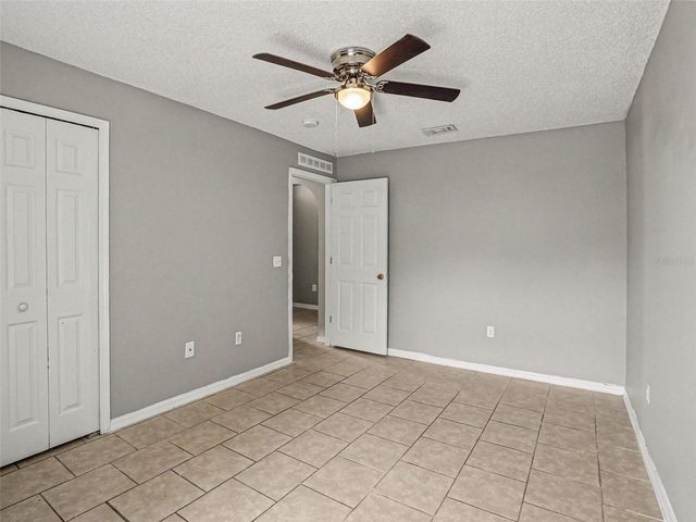881 VANDERBILT DR, Eustis, FL 32726