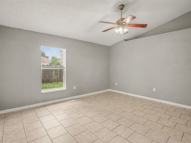 881 VANDERBILT DR, Eustis, FL 32726
