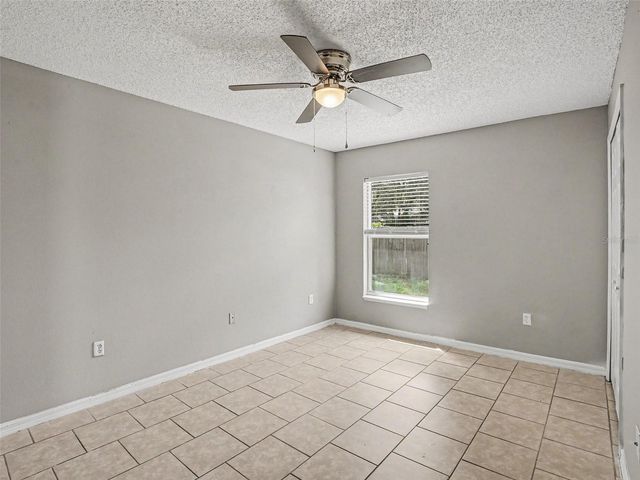881 VANDERBILT DR, Eustis, FL 32726