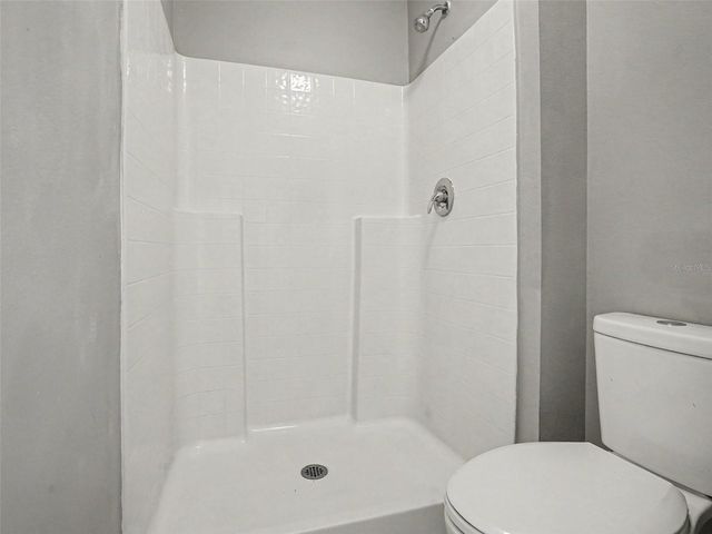 881 VANDERBILT DR, Eustis, FL 32726