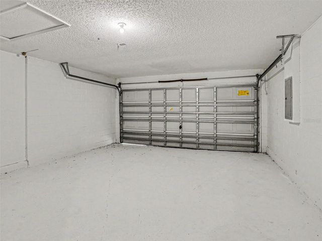 881 VANDERBILT DR, Eustis, FL 32726