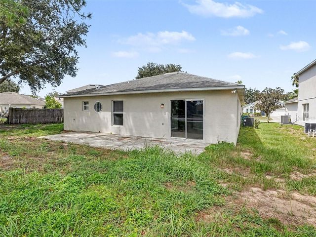 881 VANDERBILT DR, Eustis, FL 32726