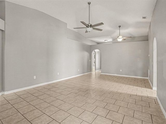 881 VANDERBILT DR, Eustis, FL 32726