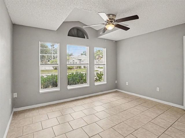 881 VANDERBILT DR, Eustis, FL 32726
