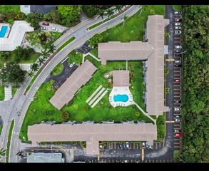 700 Layne Blvd 306, Hallandale Beach, FL 33009