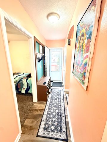 3926 E 27th Street, Des Moines, IA 50317