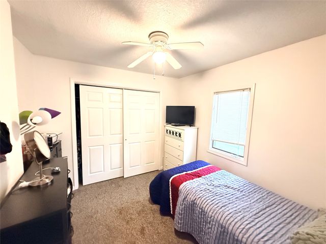 3926 E 27th Street, Des Moines, IA 50317