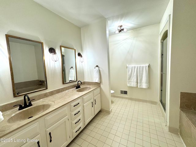 3504 Trail Ridge Rd, Louisville, KY 40241